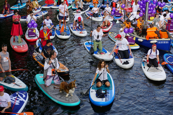 Por qué el Paddleboarding es la Actividad Grupal Definitiva